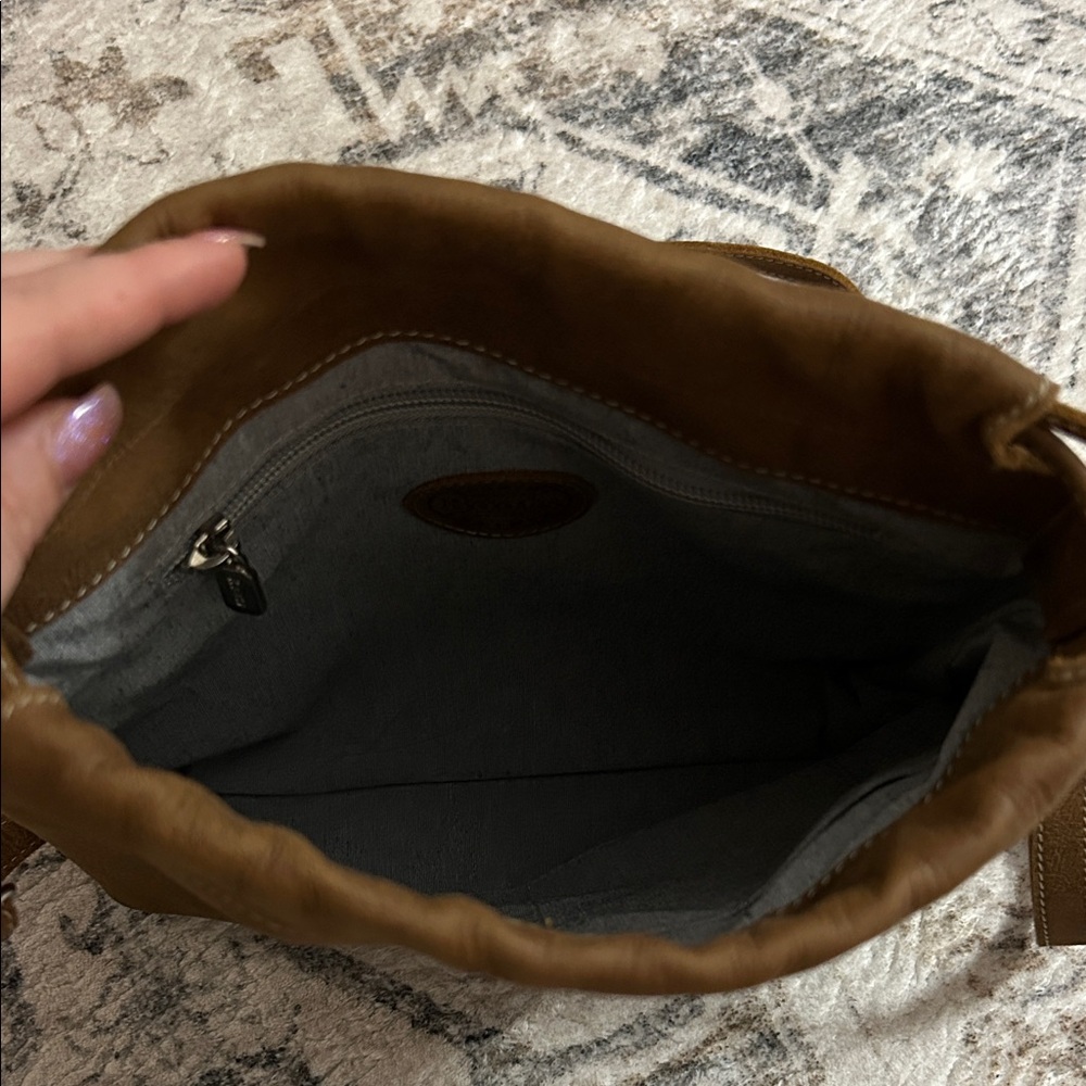 Roots Tan/Brown Leather Crossbody Bag - Picture 6 of 6